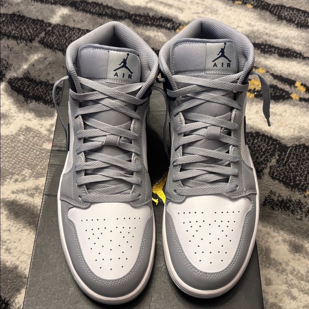 Men’s Jordans size 12